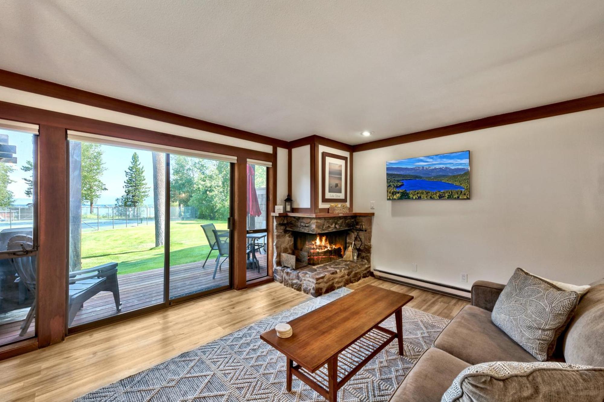 Beautiful Remodeled Condo In Tahoe City Bagian luar foto