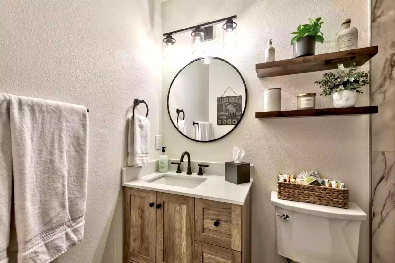 Beautiful Remodeled Condo In Tahoe City Bagian luar foto